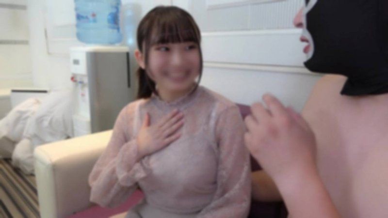 【初撮り／２発射】童顔でカワイイ顔の１８歳Ｇカップカフェ店員。 ふわふわで包み込まれる色白ボディ。キツくて締りの良いマンコに中出し。
