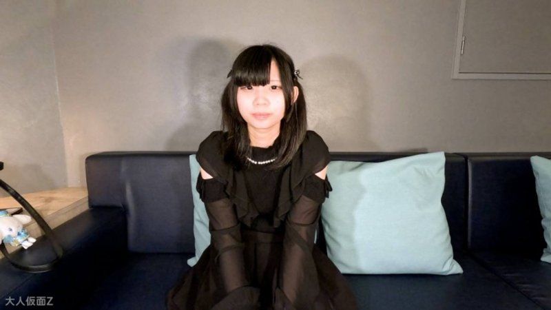 【素人初撮り】れい(18) 苦いアナルを味がしなくなるまで舐めさせられて、クスコで開いた膣内を撮影されて、中出しされてしまう